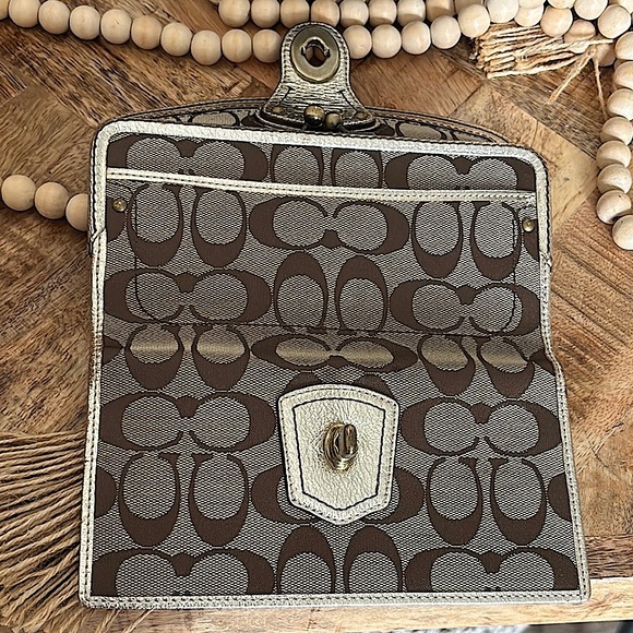 ❌❌SOLD❌❌💳💛VTG COACH Legacy Gigi Kisslock Wallet 💛💳 - Picture 11 of 14